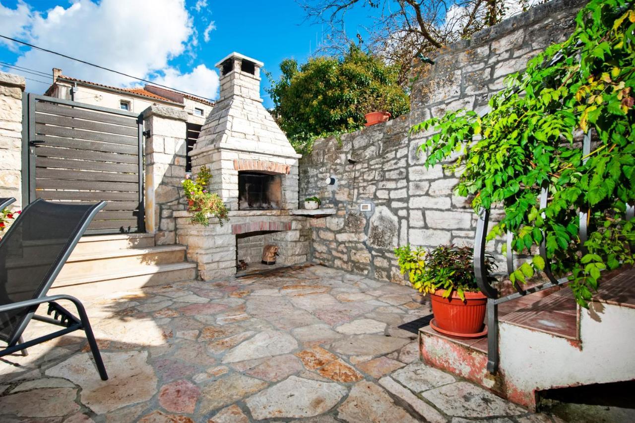 Holiday Home - Casa Di Antonio Kanfanar Exteriér fotografie